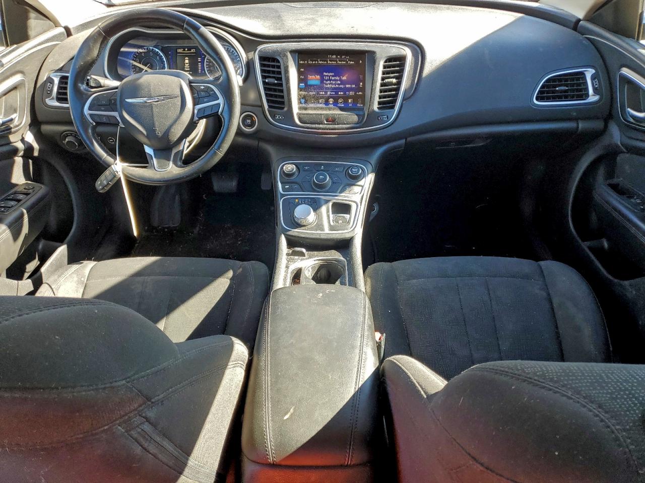 Chrysler 200 Limited Image 7