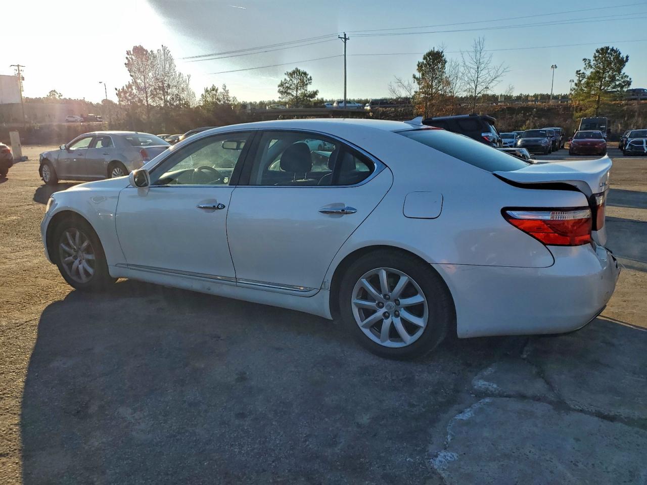 Lexus LS 460 Image 2