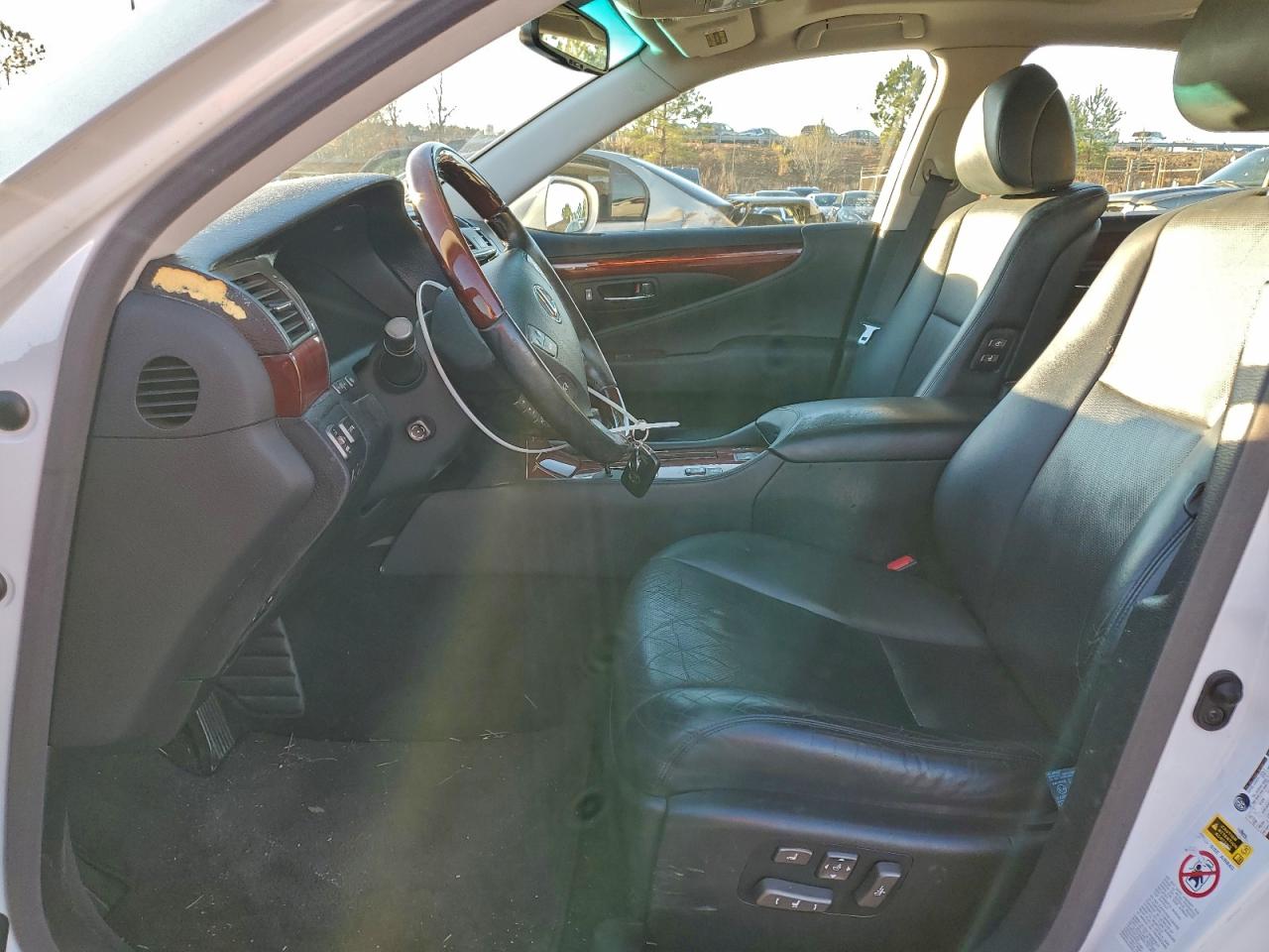 Lexus LS 460 Image 7