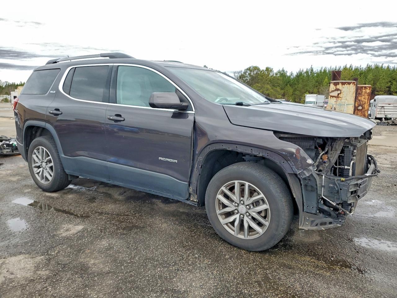 GMC Acadia Sle Image 2