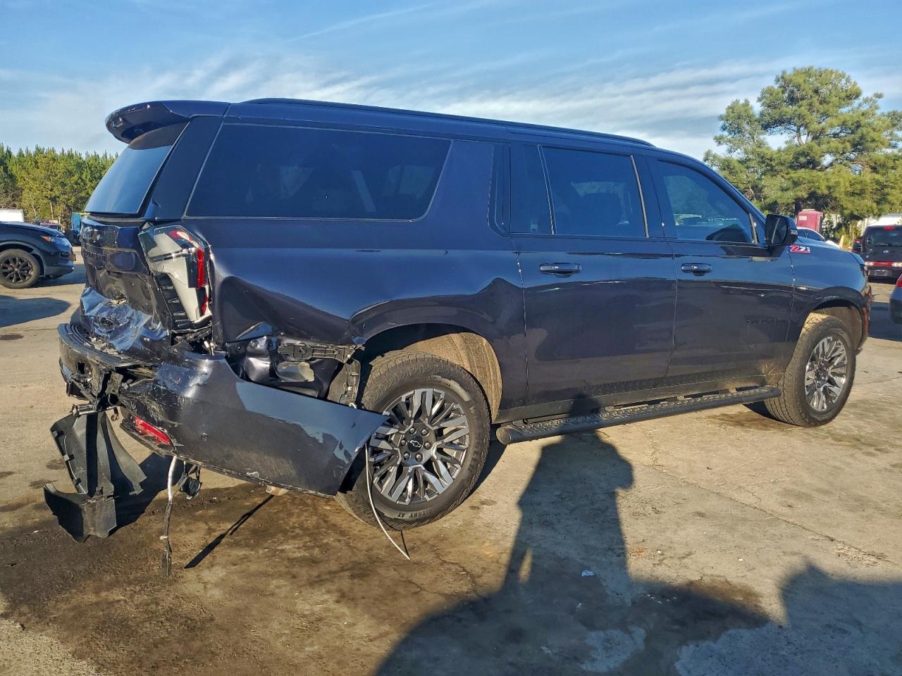 Chevrolet Suburban K1500 Z71 Image 2