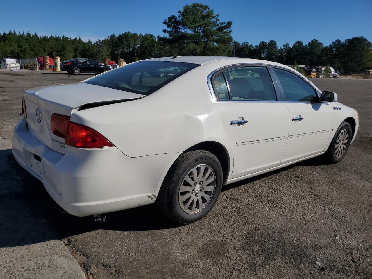 Buick Lucerne Cx Image 10