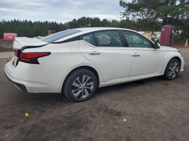 Nissan Altima S Image 4