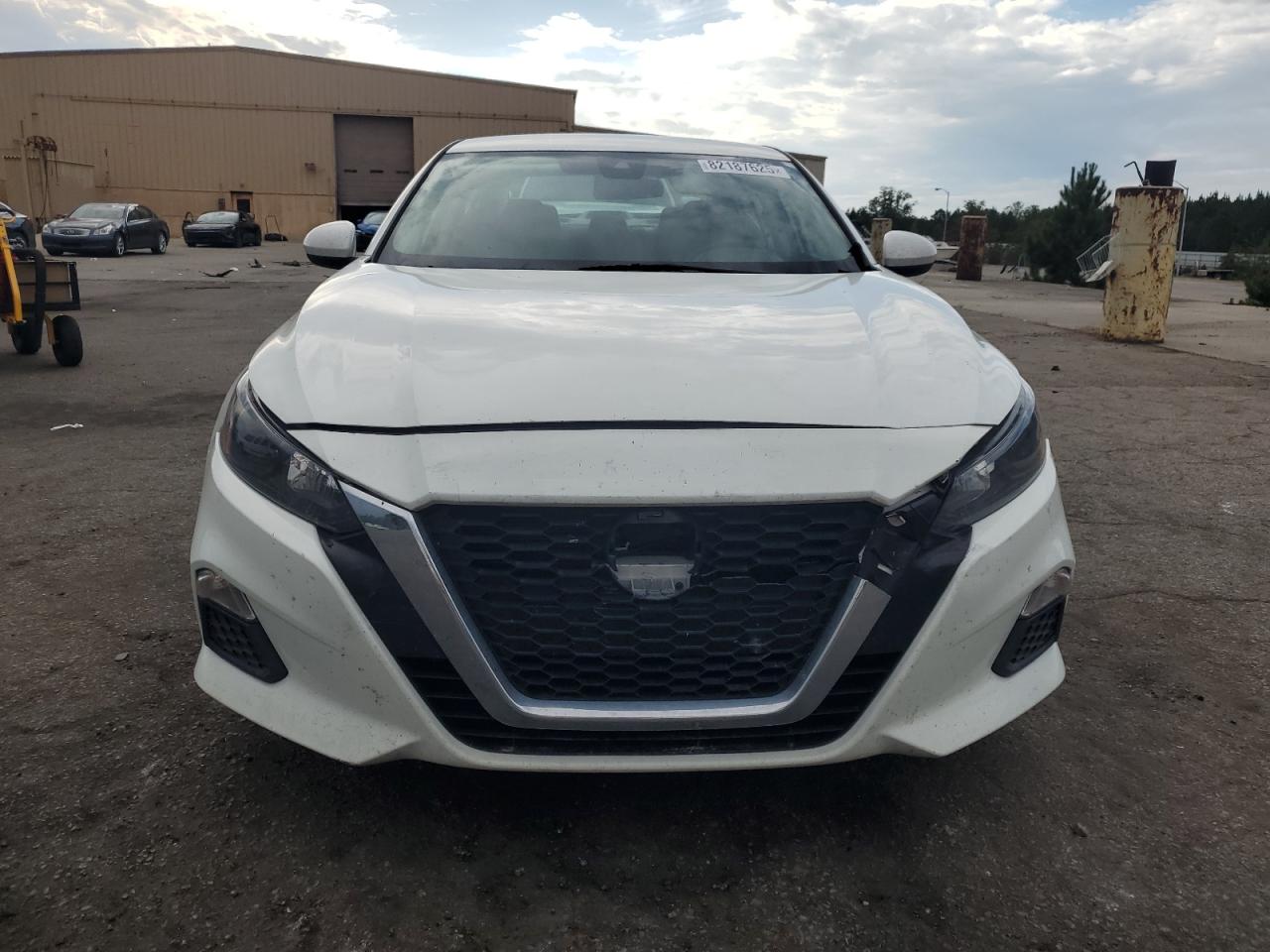 Nissan Altima S Image 2