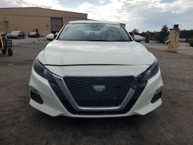 Nissan Altima S Image 2