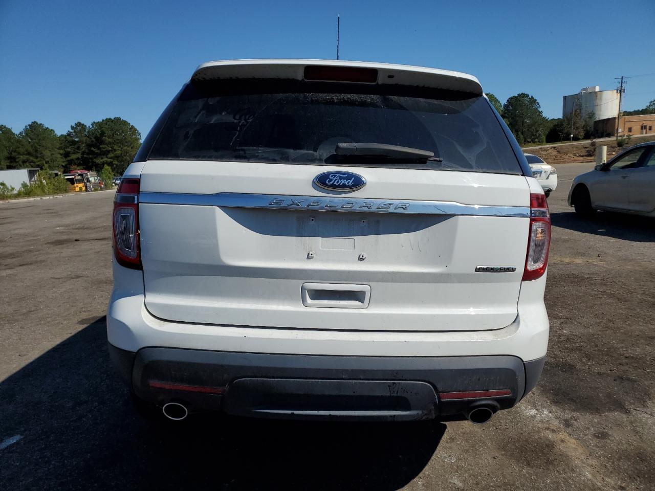 Ford Explorer Image 6