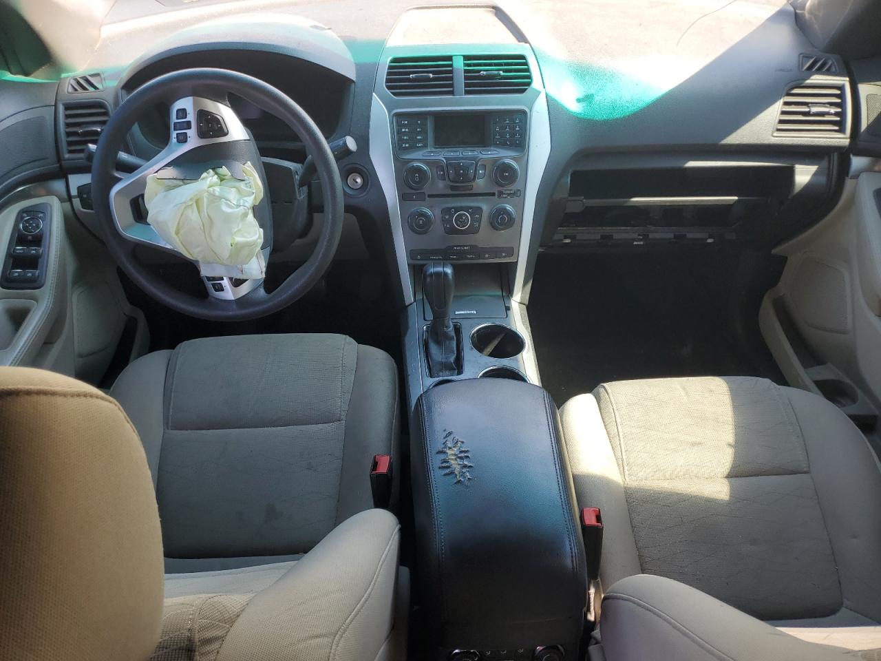 Ford Explorer Image 9