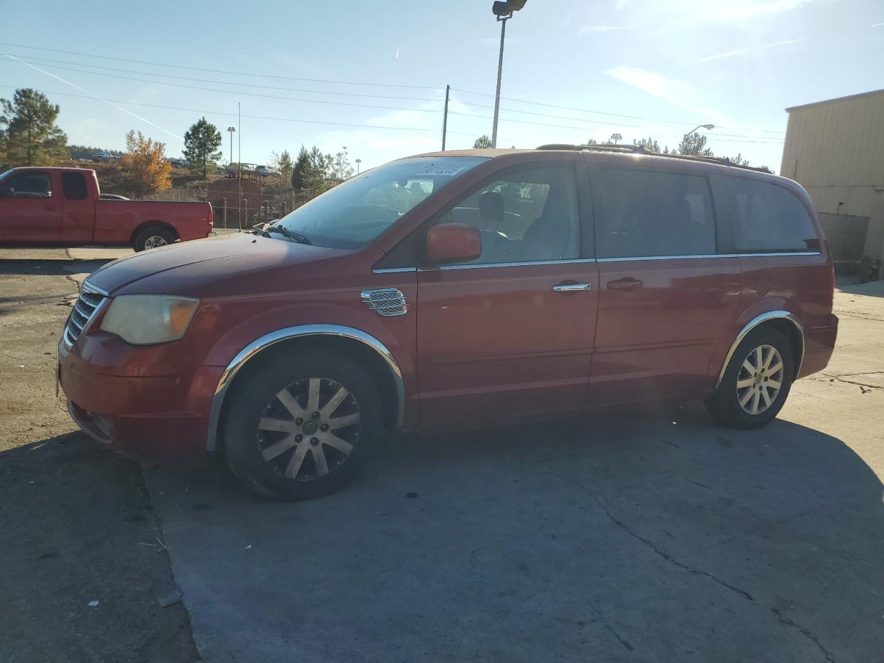 Chrysler Minivan Touring Image 1