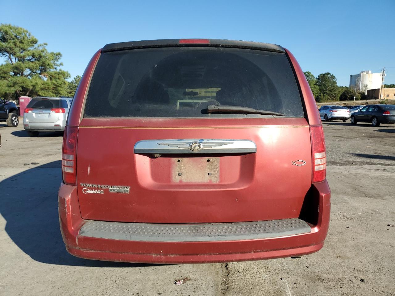 Chrysler Minivan Touring Image 3
