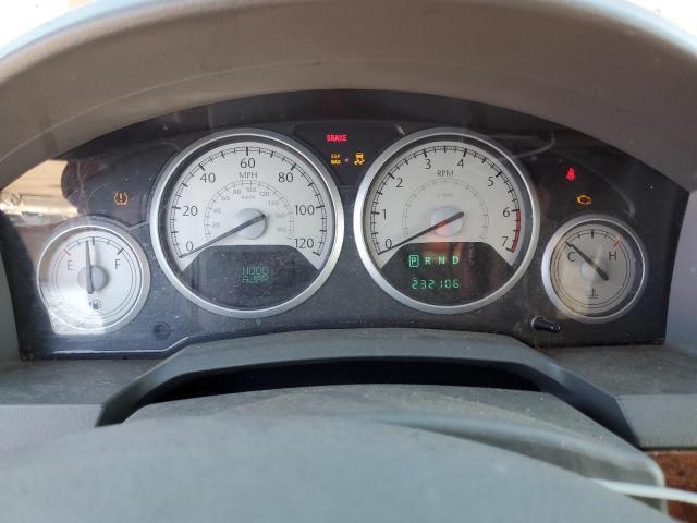 Chrysler Minivan Touring Image 7