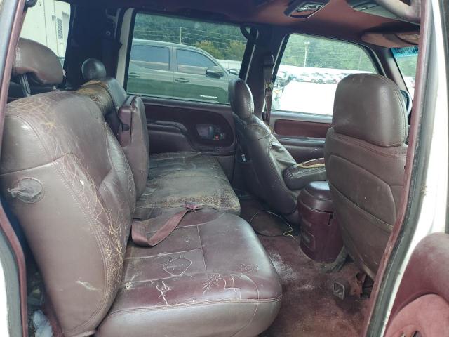 GMC Suburban C1500 Image 7