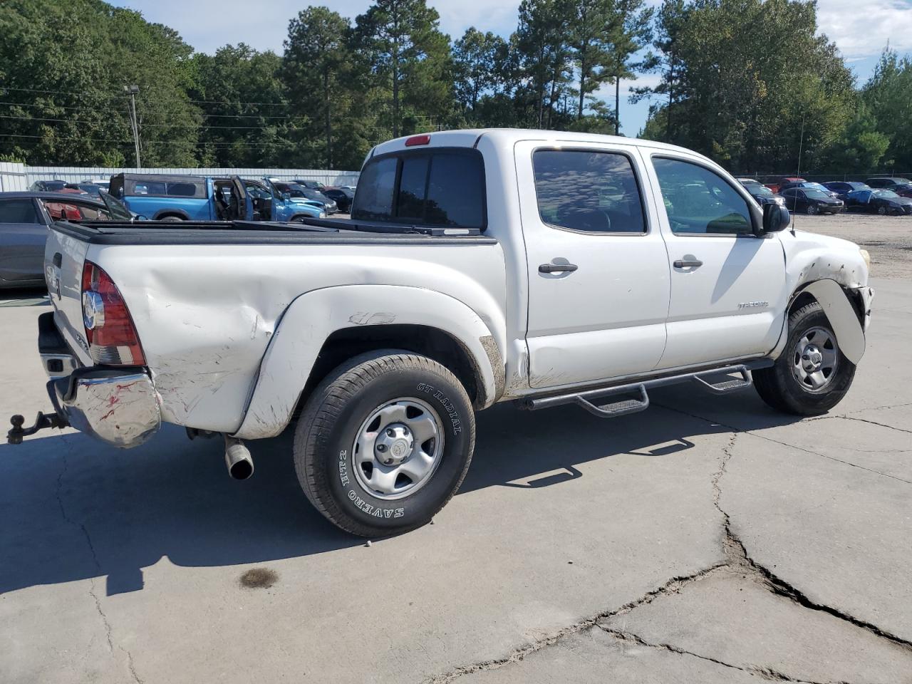 Toyota Tacoma Double Cab Image 3