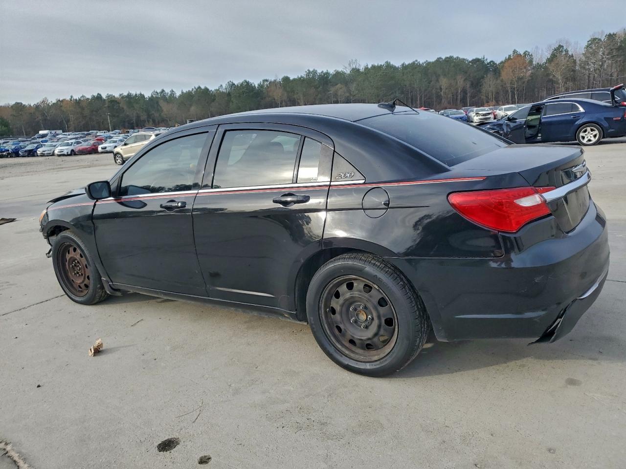 Chrysler 200 Lx Image 3