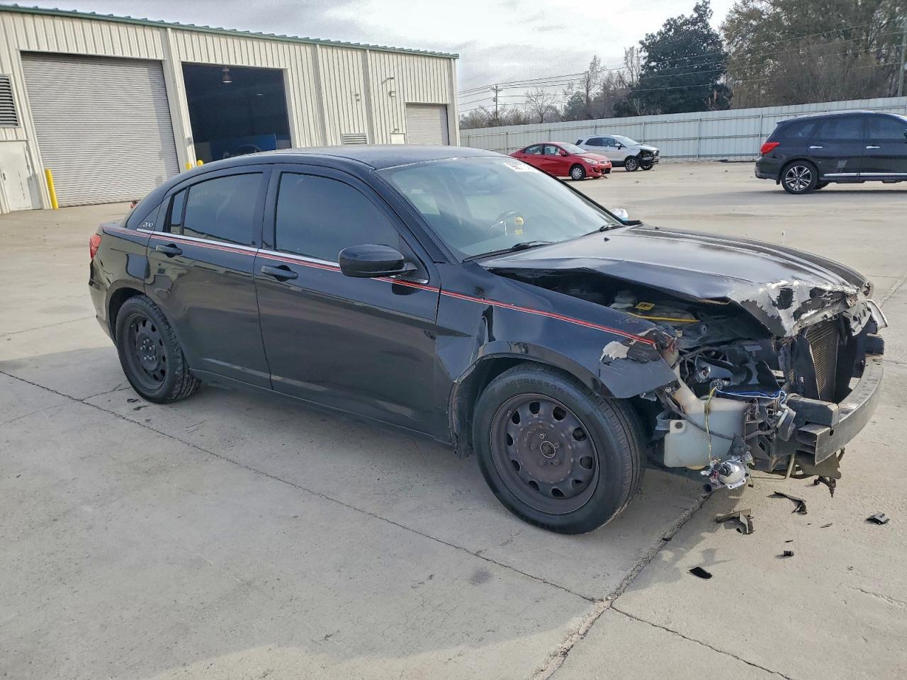 Chrysler 200 Lx Image 4