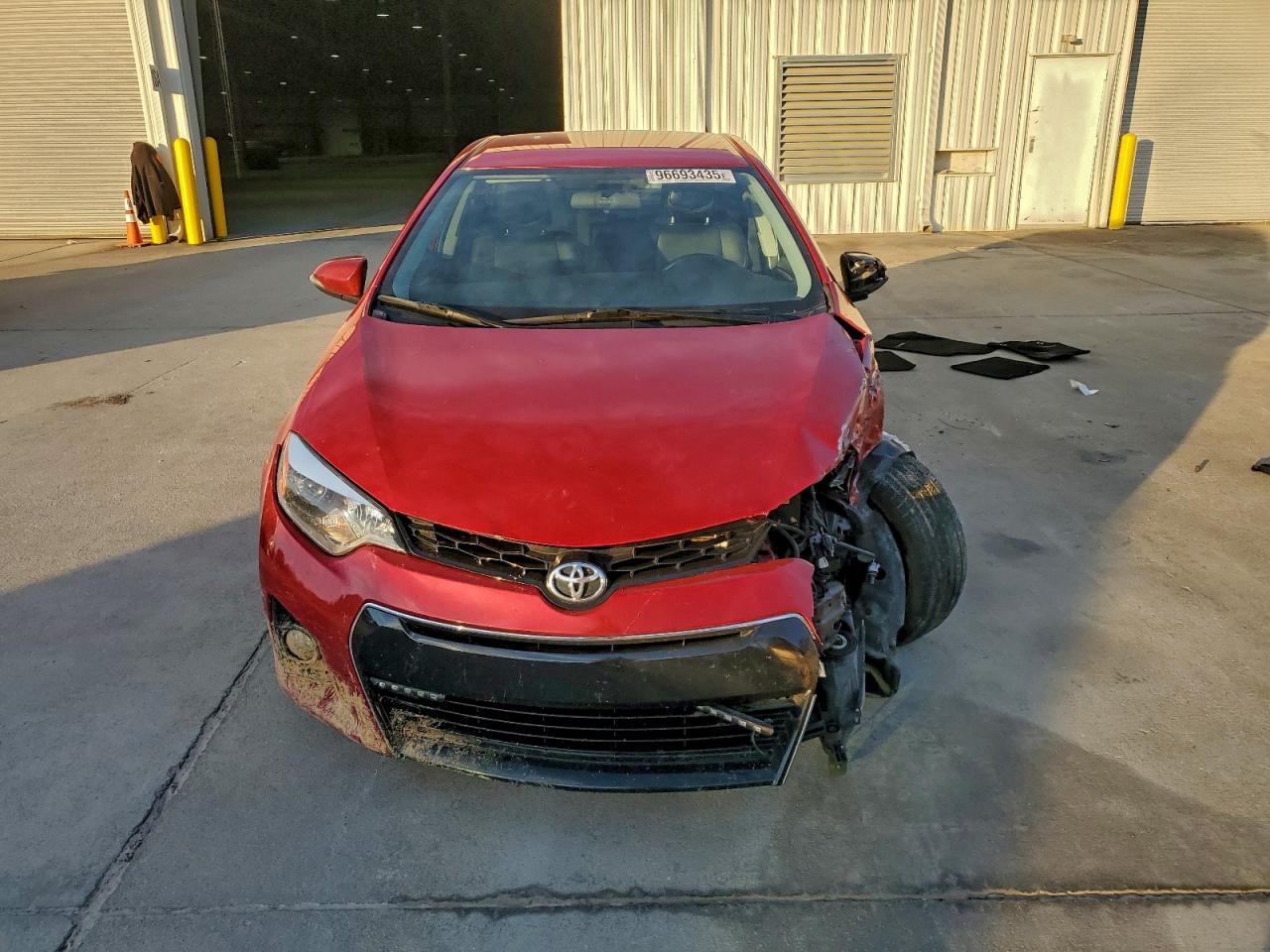 Toyota Corolla L Image 2