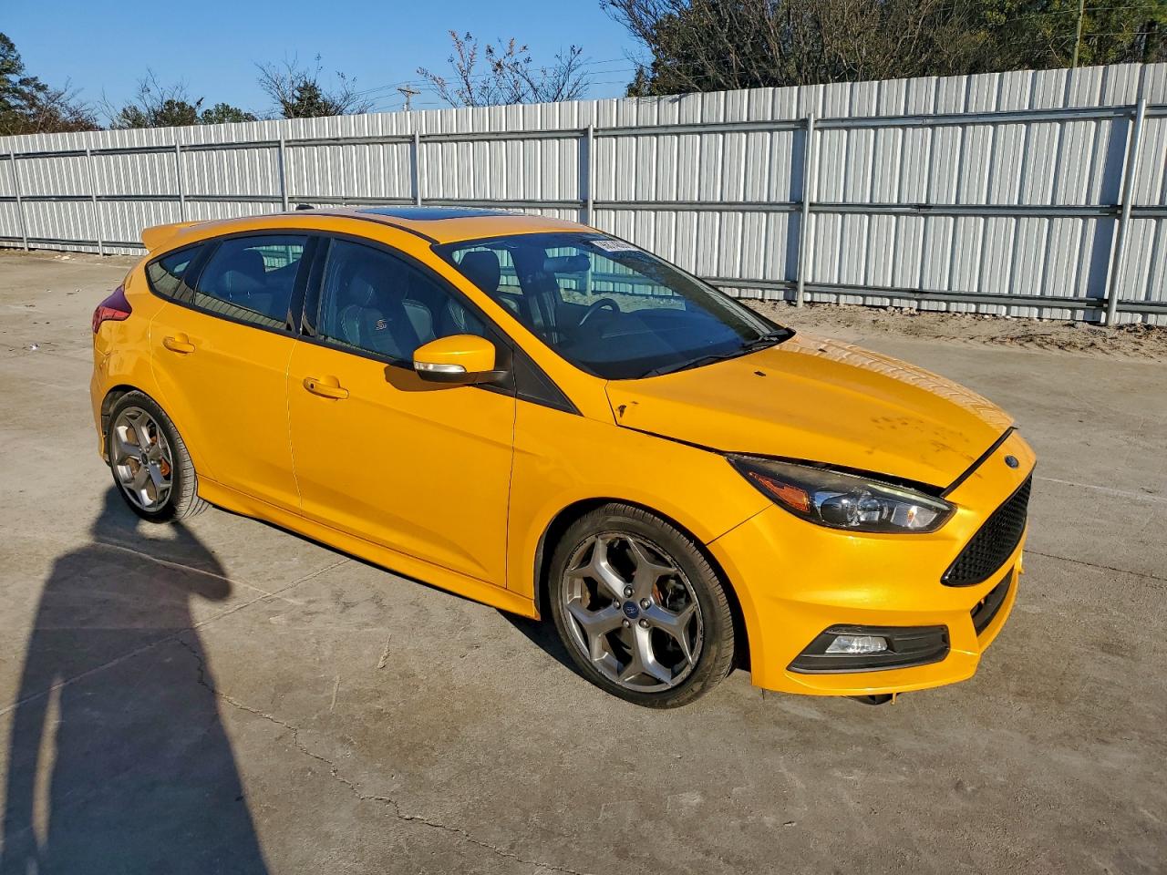 Ford Focus St Image 6