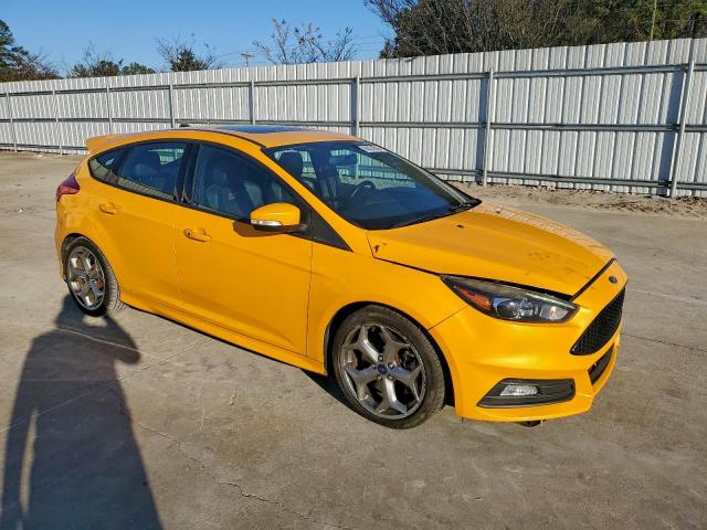 Ford Focus St Image 6
