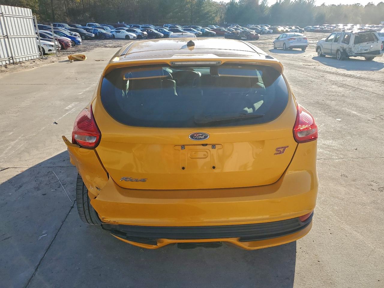 Ford Focus St Image 8