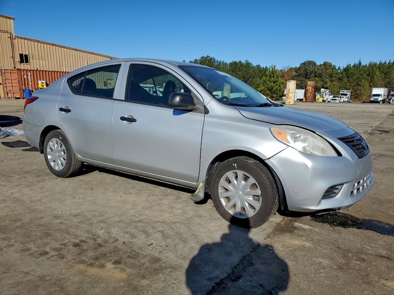 Nissan Versa S Image 2