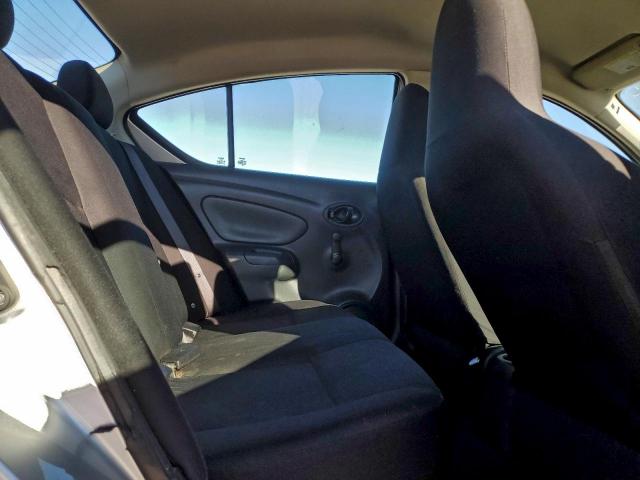 Nissan Versa S Image 10