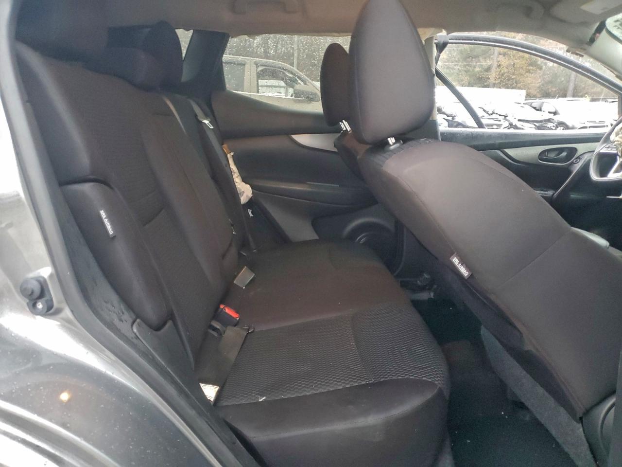 Nissan Rogue S Image 9