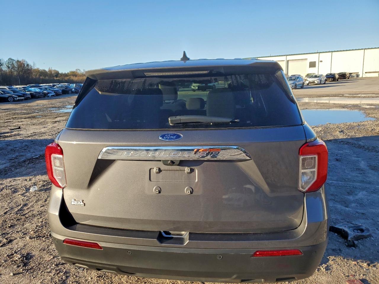 Ford Explorer Image 11