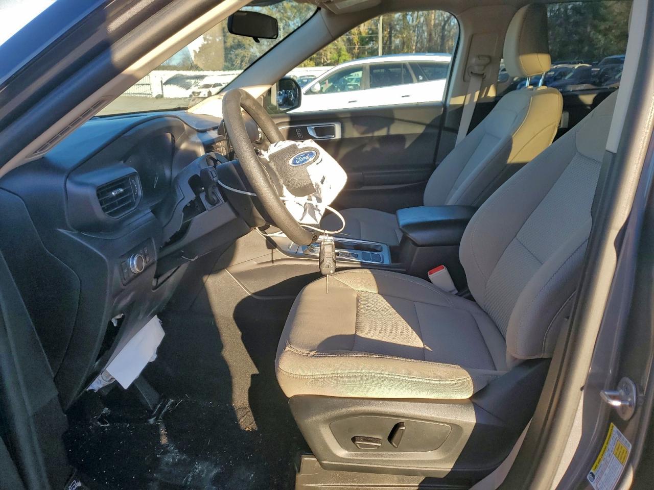 Ford Explorer Image 5