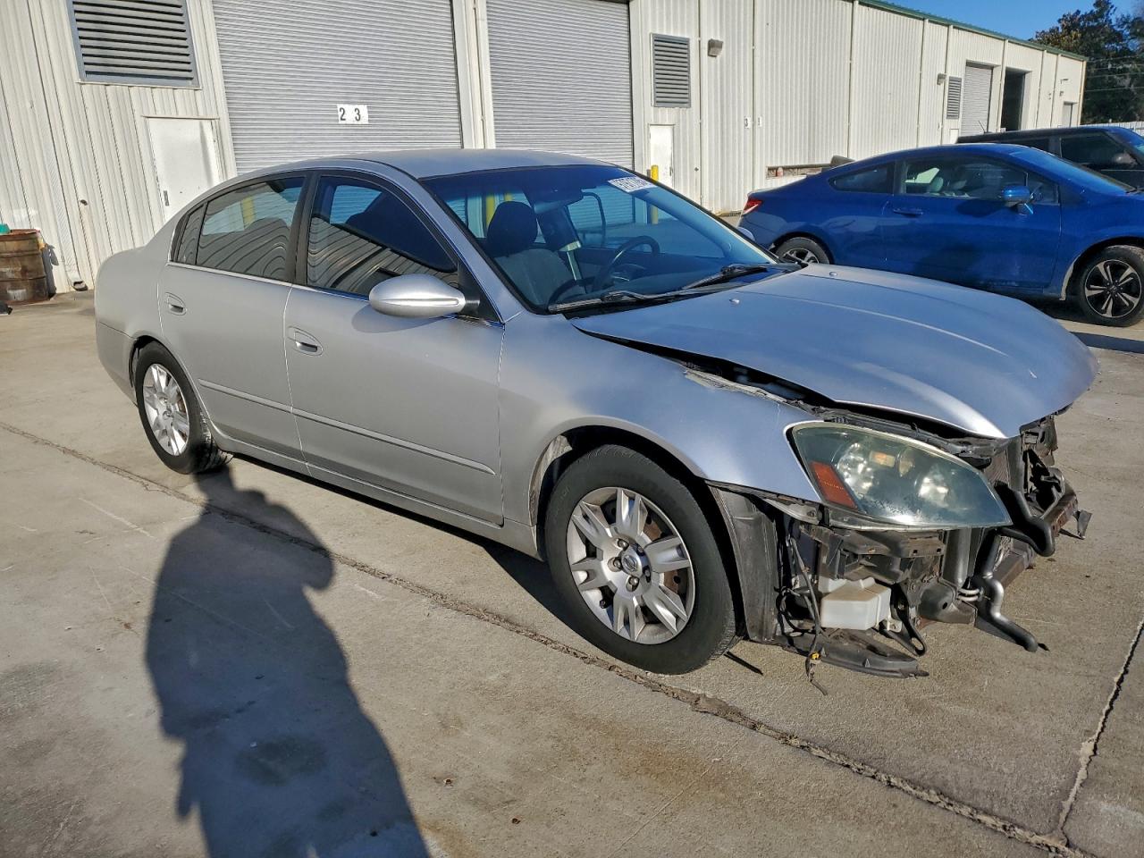 Nissan Altima S Image 5