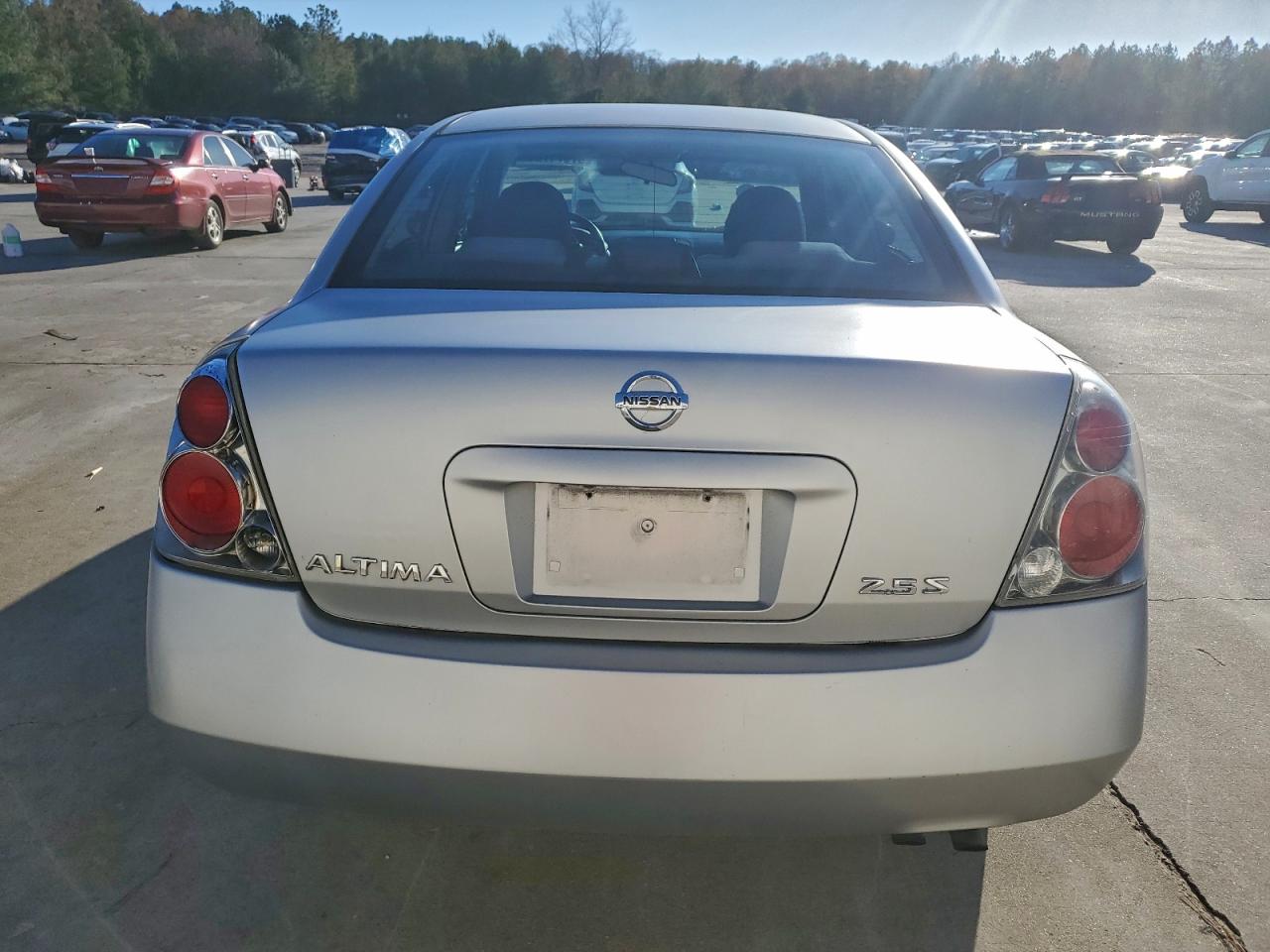 Nissan Altima S Image 6