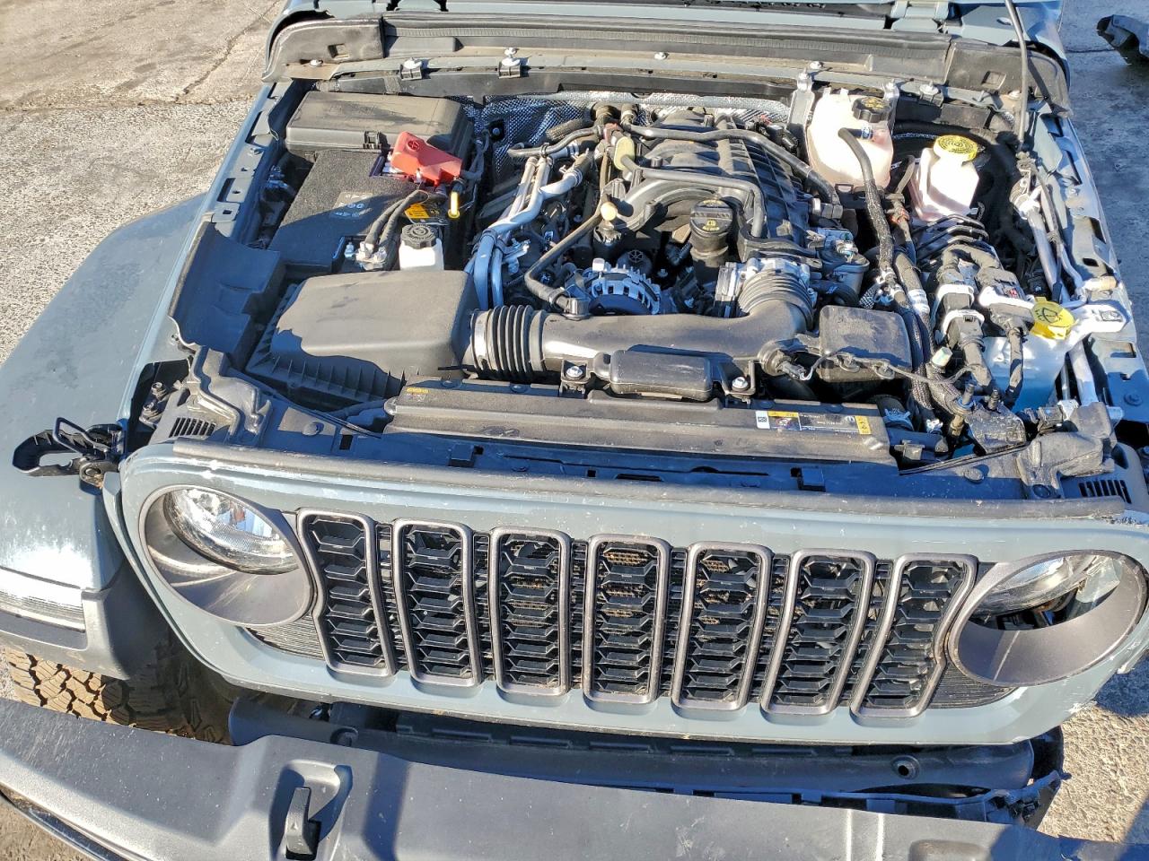 Jeep Gladiator Sport Image 9