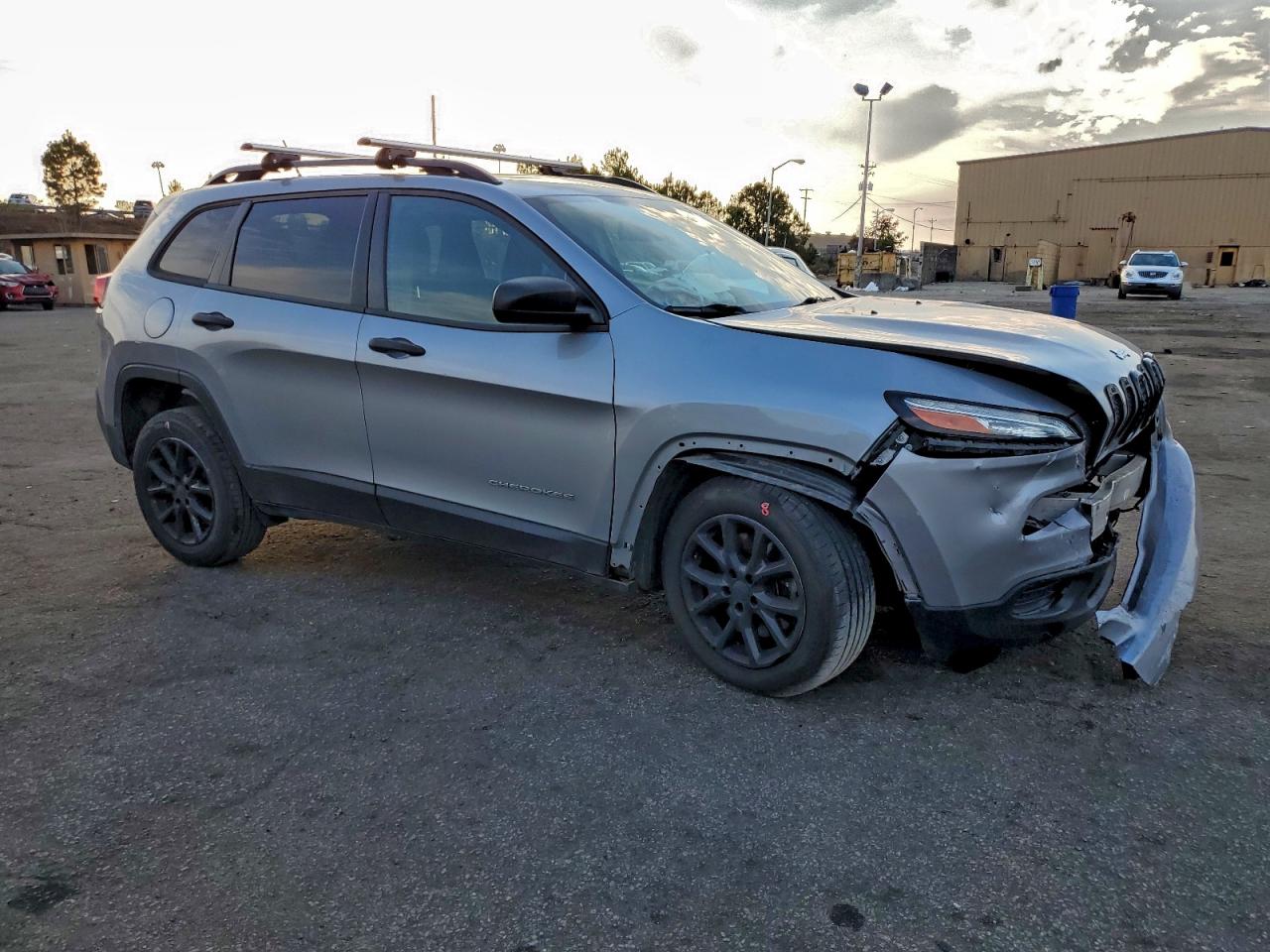 Jeep Grand Cherokee Sport Image 8
