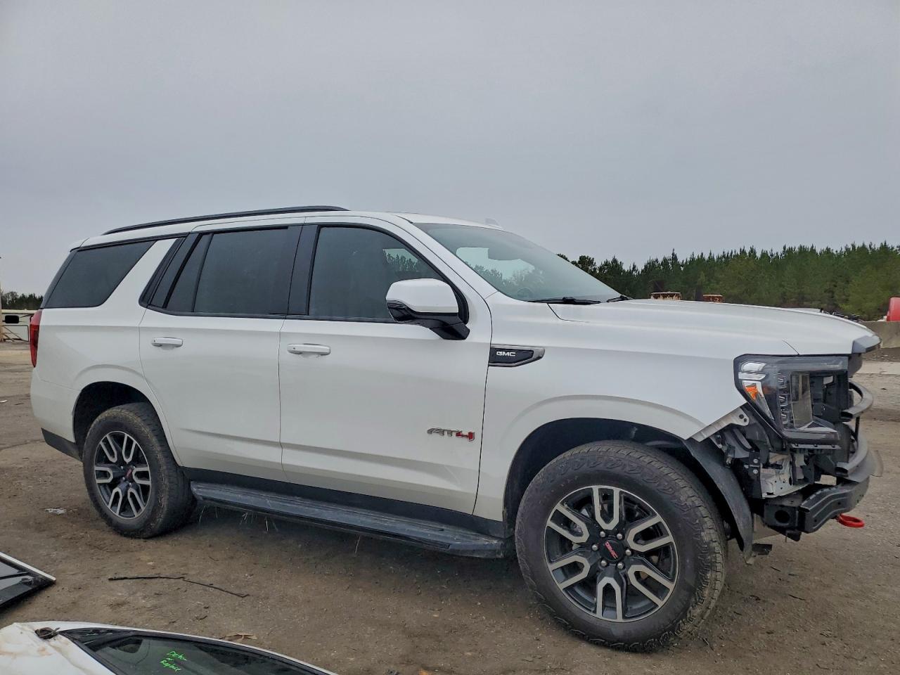 GMC Yukon At4 Image 5