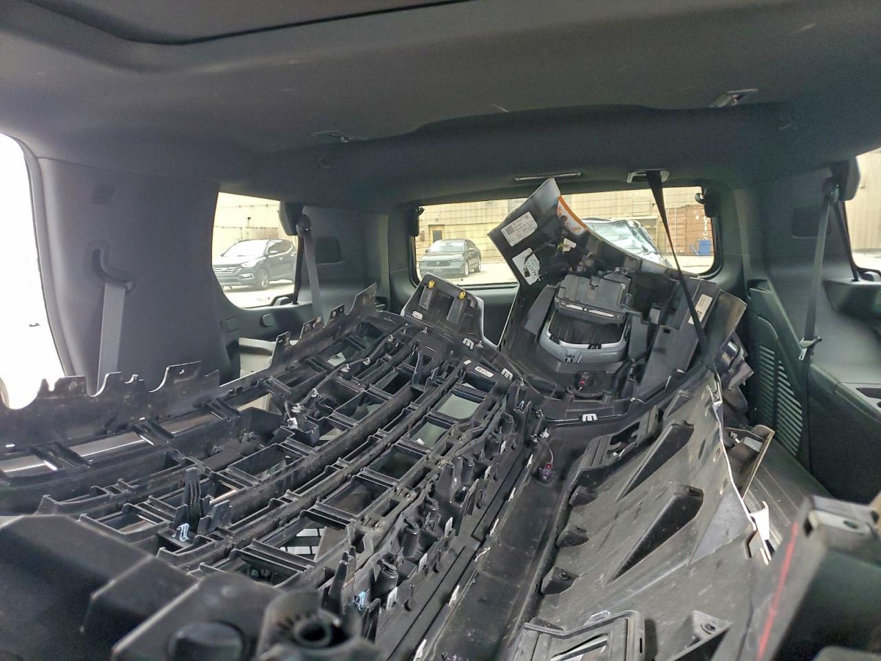 GMC Yukon At4 Image 7