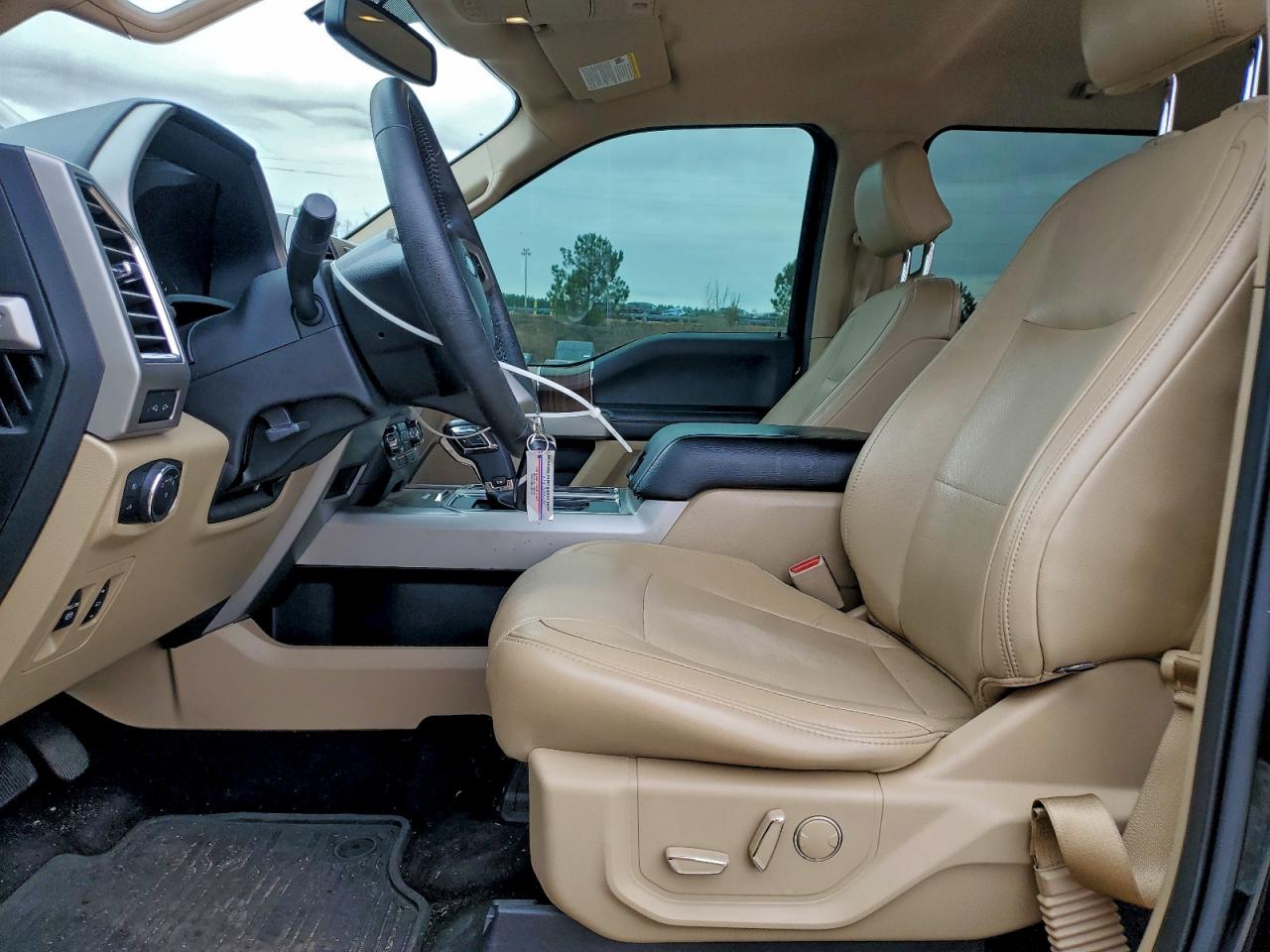 Ford F-150 Supercrew Image 9