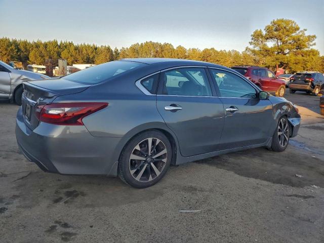 Nissan Altima 2.5 Image 6