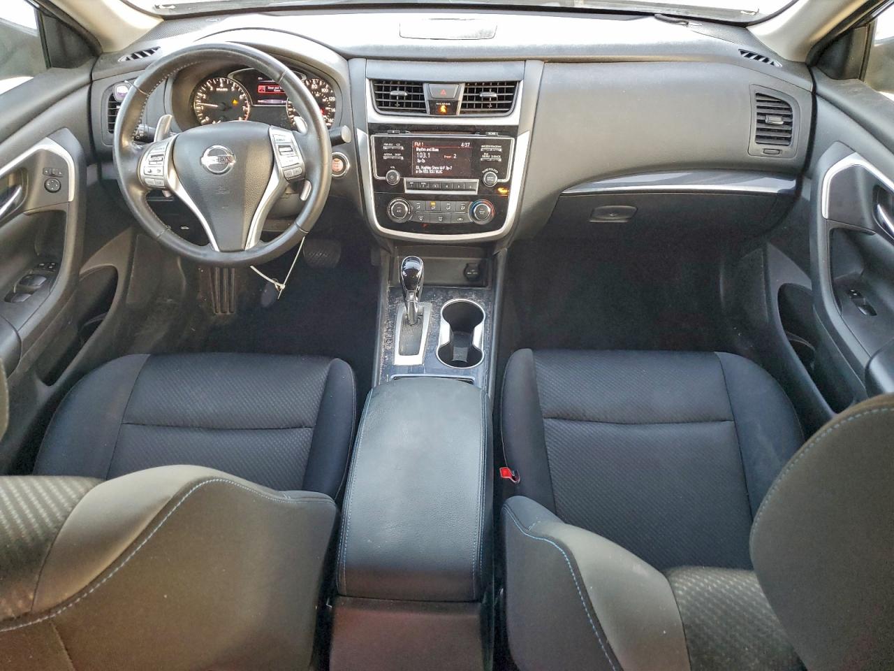 Nissan Altima 2.5 Image 4