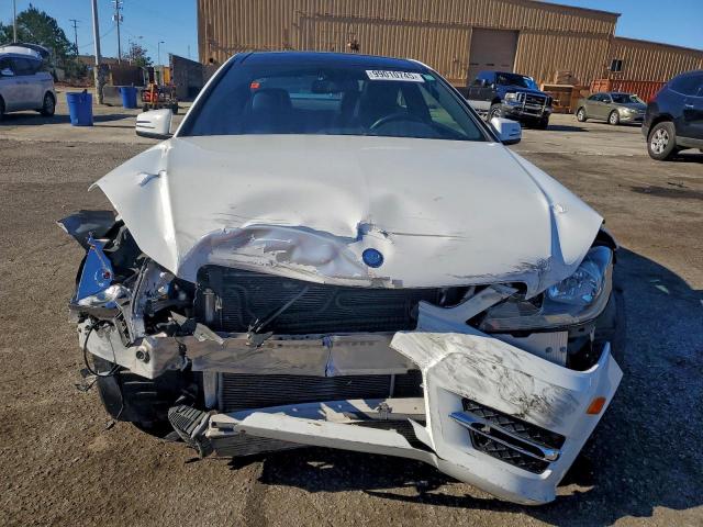 Mercedes-Benz C-Class 250 Image 9