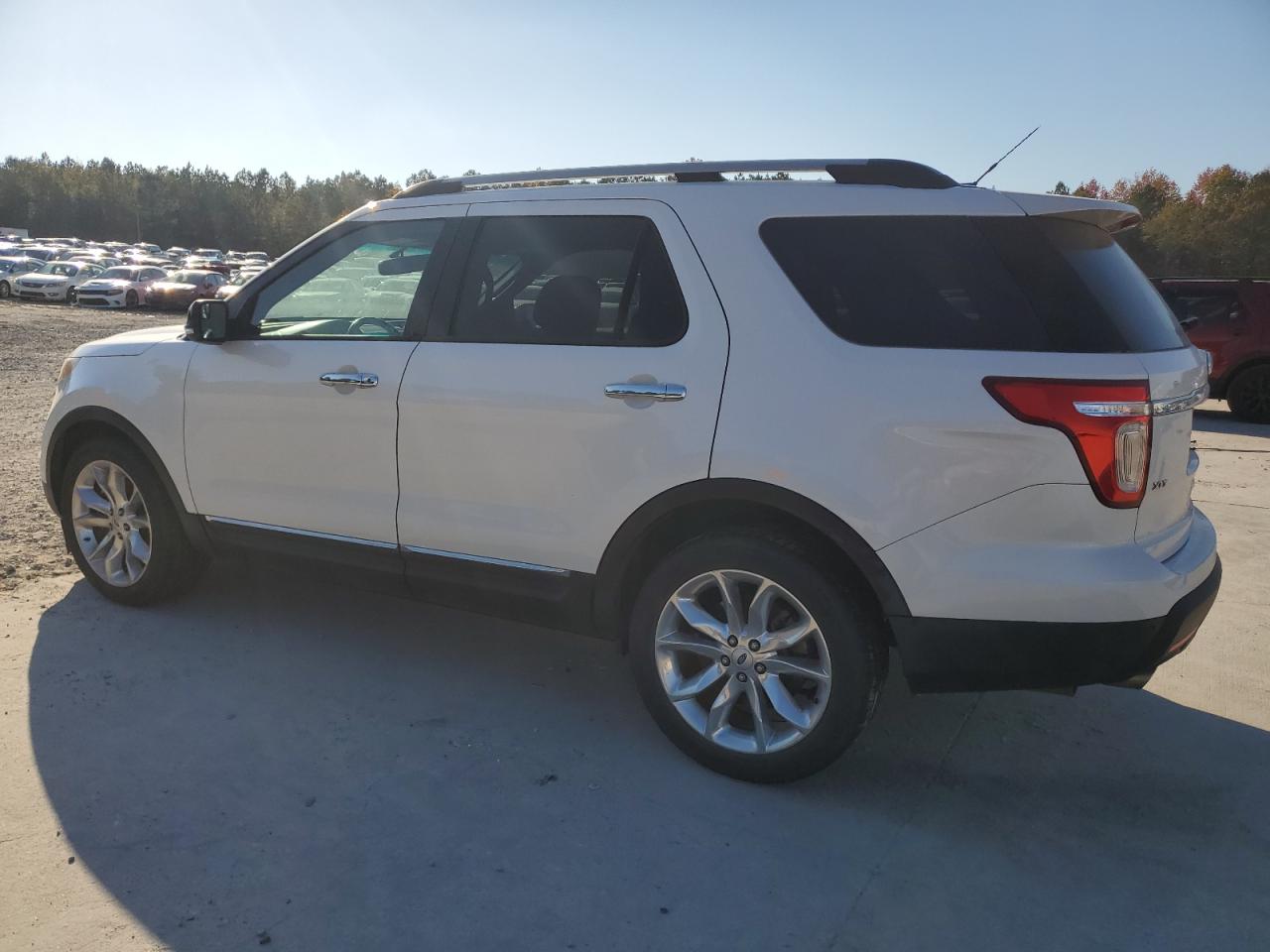 Ford Explorer Xlt Image 2