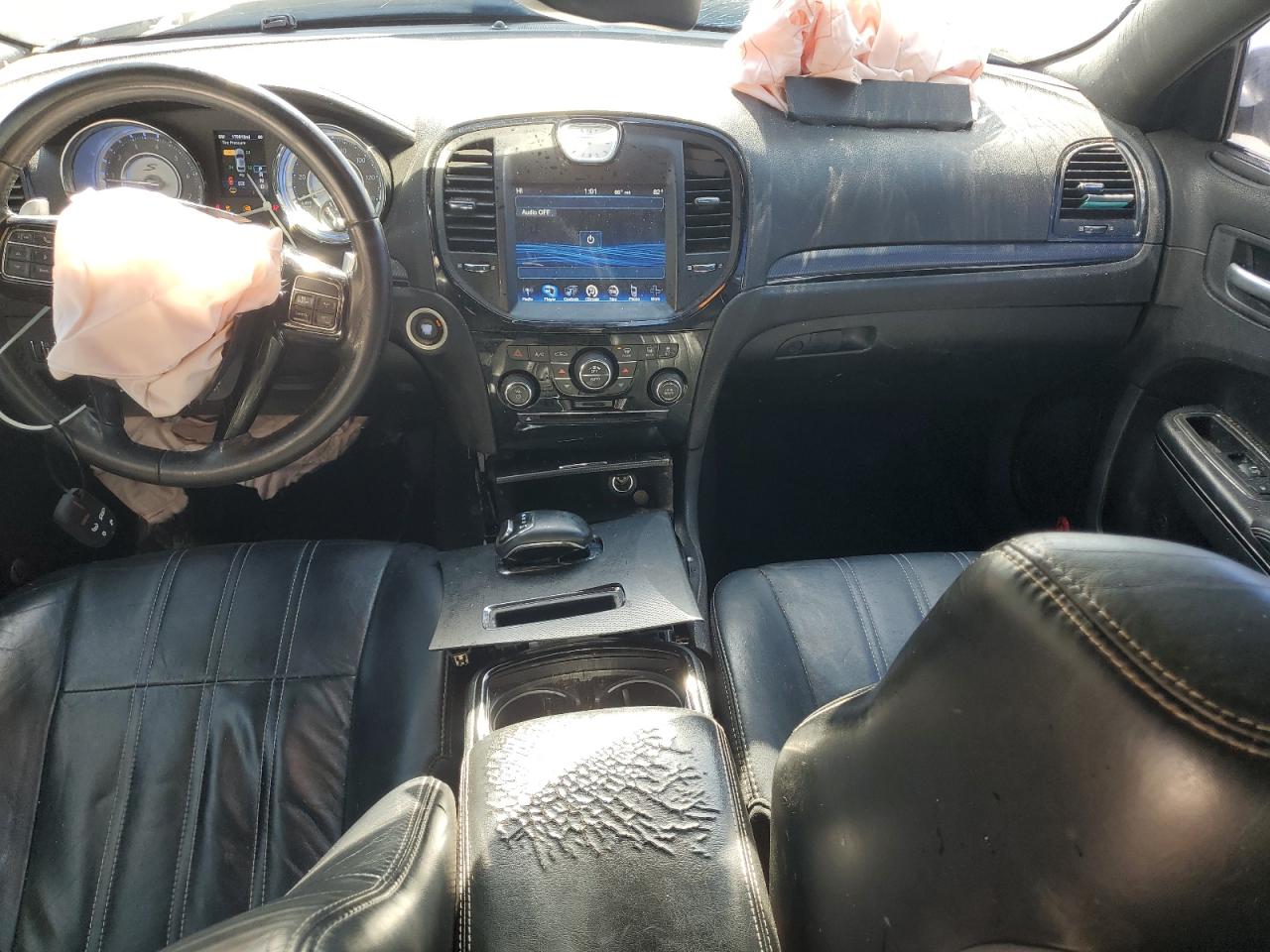 Chrysler 300 S Image 10