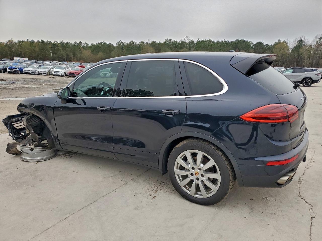 Porsche Cayenne S Image 2