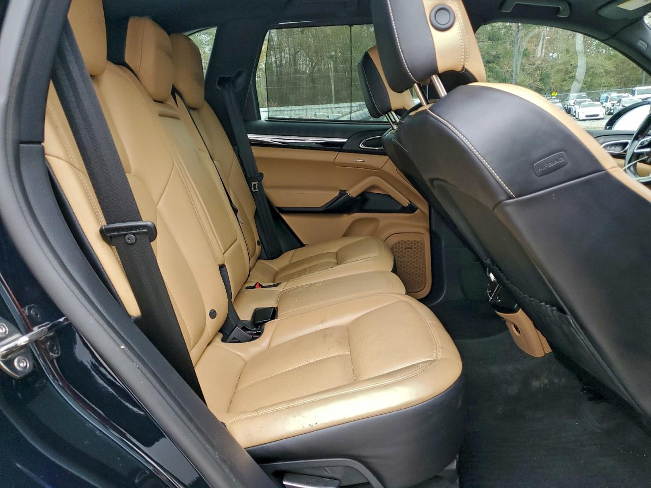 Porsche Cayenne S Image 8