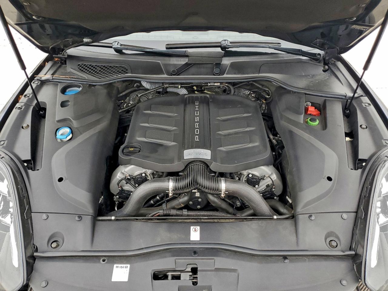 Porsche Cayenne S Image 10