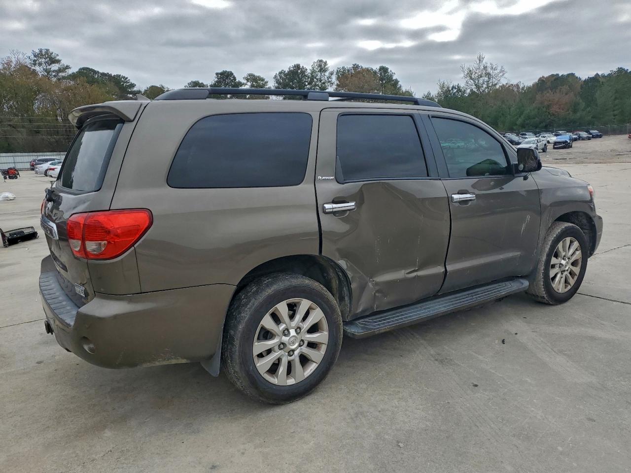 Toyota Sequoia Platinum Image 5