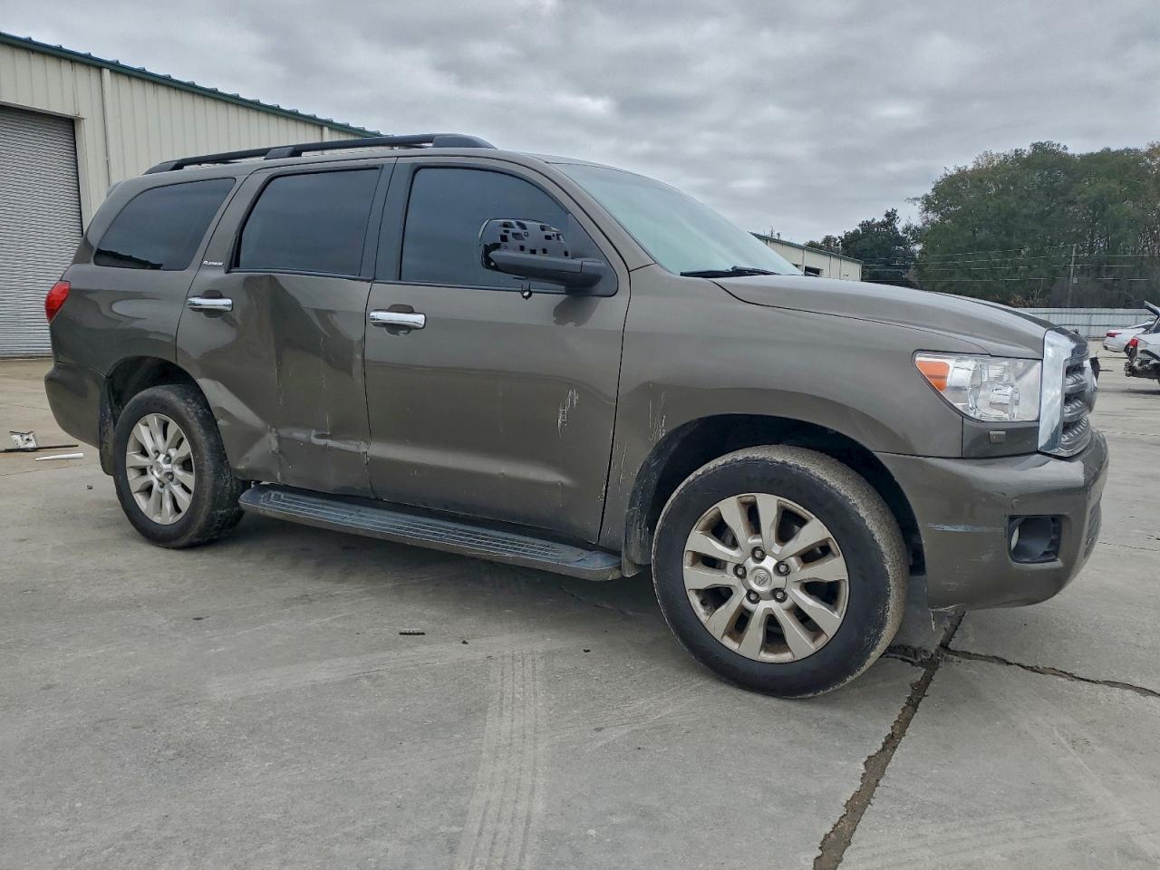 Toyota Sequoia Platinum Image 4