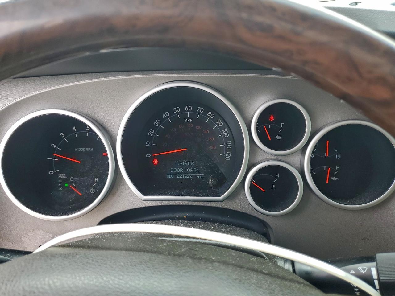 Toyota Sequoia Platinum Image 7