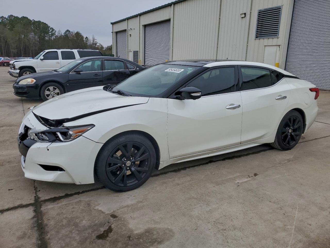 Nissan Maxima 3.5s Image 1