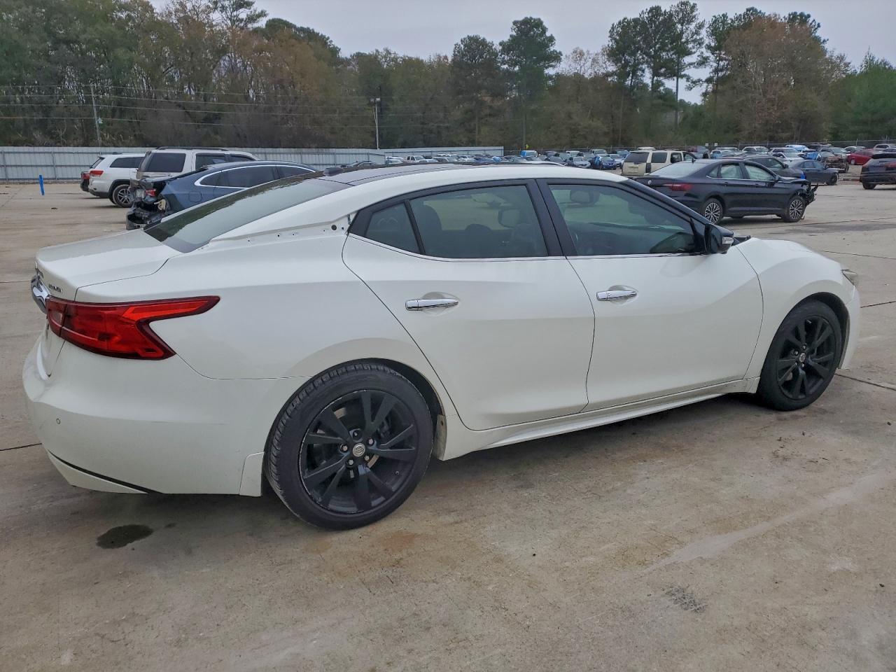 Nissan Maxima 3.5s Image 11