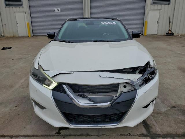 Nissan Maxima 3.5s Image 4