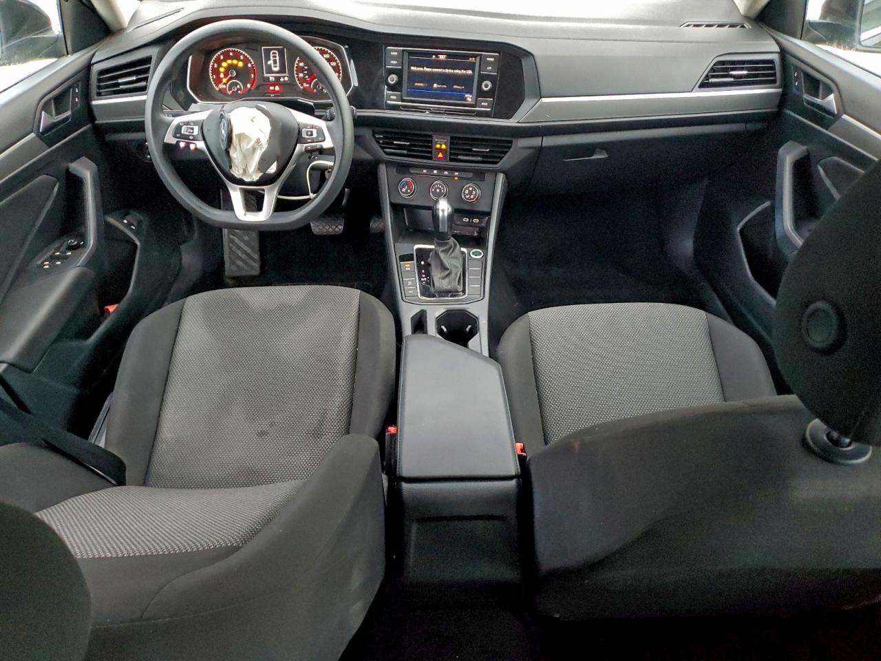 Volkswagen Jetta S Image 9