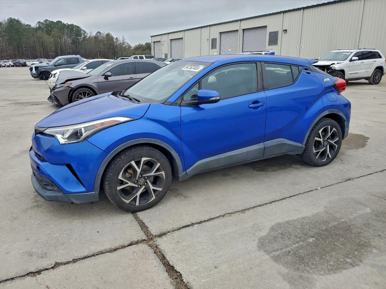 Toyota C-HR Xle Image 1
